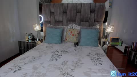 Snapshot of mirandacollins_ chatting on 8, 4, 2026 Miranda online show from 8, 4, 2026