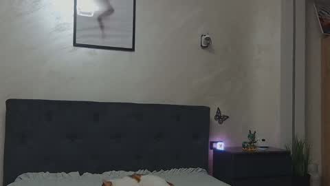 miriam04 online show from 15, 4, 2026