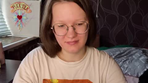 Snapshot of miriamor chatting on 4, 10, 2025 Mira online show from 4, 10, 2025