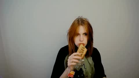 Snapshot of misaki_chan_ chatting on 22, 10, 2025 misaki_chan_ online show from 22, 10, 2025