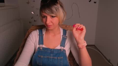 Mishelle online show from 4, 5, 2026