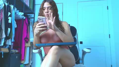 Snapshot of mishellhadid chatting on 14, 1, 2026 instagram mishell hadid online show from 14, 1, 2026