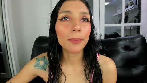 Snapshot of miss___evangeline chatting on 5, 3, 2025 Evangeline online show from 5, 3, 2025