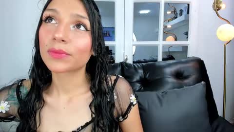 Snapshot of miss___evangeline chatting on 6, 3, 2025 Evangeline online show from 6, 3, 2025