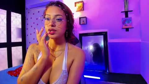 Snapshot of miss_akemi chatting on 11, 10, 2025 Akemi 3 online show from 11, 10, 2025