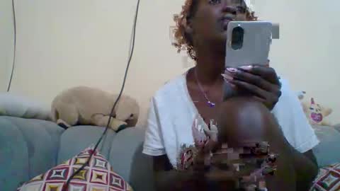 Snapshot of miss_atitude chatting on 14, 10, 2025 miss_atitude online show from 14, 10, 2025