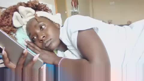 miss_atitude online show from 6, 11, 2025