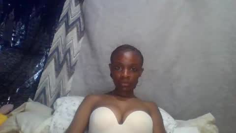 Snapshot of miss_belllo chatting on 4, 2, 2025 miss_belllo online show from 4, 2, 2025