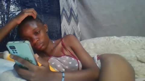 Snapshot of miss_belllo chatting on 14, 2, 2025 miss_belllo online show from 14, 2, 2025