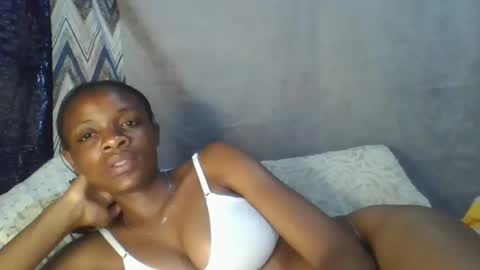 Snapshot of miss_belllo chatting on 19, 2, 2025 miss_belllo online show from 19, 2, 2025