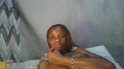 Snapshot of miss_belllo chatting on 26, 2, 2025 miss_belllo online show from 26, 2, 2025