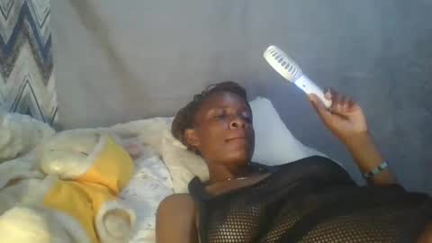 Snapshot of miss_belllo chatting on 8, 3, 2025 miss_belllo online show from 8, 3, 2025