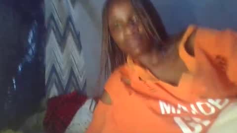 Snapshot of miss_belllo chatting on 8, 3, 2025 miss_belllo online show from 8, 3, 2025