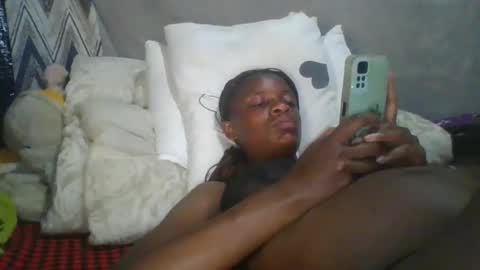 Snapshot of miss_belllo chatting on 12, 3, 2025 miss_belllo online show from 12, 3, 2025