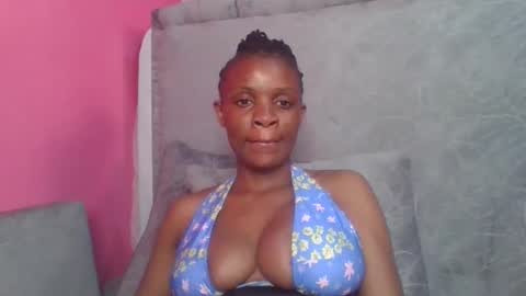 Snapshot of miss_belllo chatting on 17, 9, 2025 miss_belllo online show from 17, 9, 2025