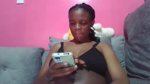 Snapshot of miss_belllo chatting on 29, 9, 2025 miss_belllo online show from 29, 9, 2025