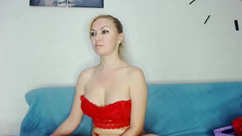 miss_blonde1 online show from 18, 2, 2025