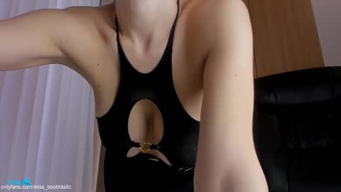 Snapshot of miss_boobtastic chatting on 18, 12, 2025 Ivy online show from 18, 12, 2025