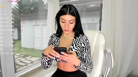 miss_diamond__ online show from 25, 1, 2025