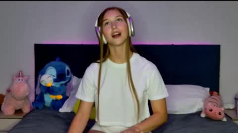 Snapshot of miss_emily_miller chatting on 29, 9, 2025 Emily online show from 29, 9, 2025
