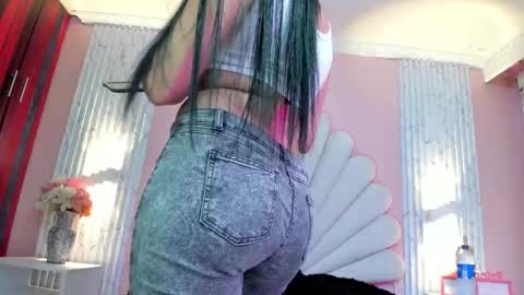 miss_evans_ online show from 25, 3, 2026