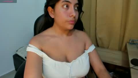 miss_eylens online show from 1, 2, 2025
