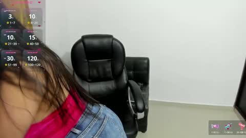 miss_eylens online show from 4, 3, 2025