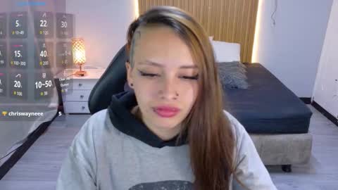 miss_foxxy_ online show from 24, 10, 2025