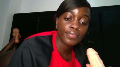 Snapshot of miss_jamilla255 chatting on 11, 10, 2025 SensuElle WHAT I DONT SHOW HERE... YOULL ONLY SEE IN PRIVATE online show from 11, 10, 2025