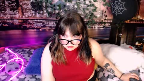 Snapshot of miss_kapriz_love chatting on 18, 10, 2025 Eva online show from 18, 10, 2025