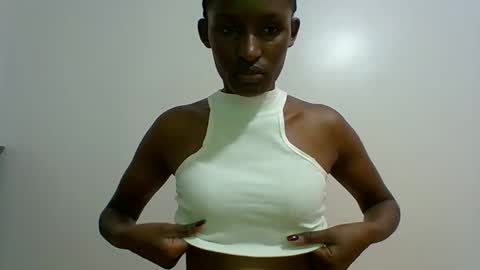 Snapshot of miss_kiki7 chatting on 14, 10, 2025 kiki online show from 14, 10, 2025