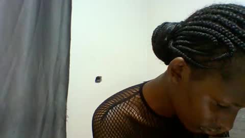 Snapshot of miss_kiki7 chatting on 29, 10, 2025 kiki online show from 29, 10, 2025