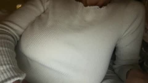 Snapshot of miss_laura11 chatting on 17, 11, 2025 miss Laura online show from 17, 11, 2025