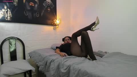 Snapshot of miss_lucero1 chatting on 13, 12, 2024 lucero online show from 13, 12, 2024