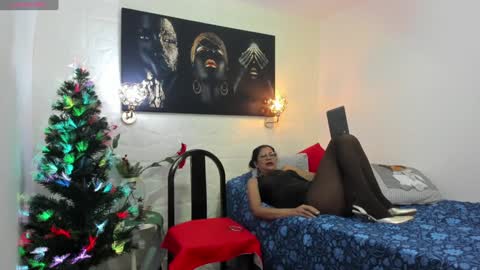 Snapshot of miss_lucero1 chatting on 27, 12, 2024 lucero online show from 27, 12, 2024