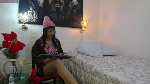 Snapshot of miss_lucero1 chatting on 5, 1, 2025 lucero online show from 5, 1, 2025