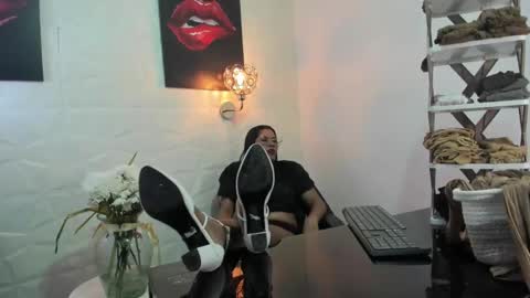 Snapshot of miss_lucero1 chatting on 11, 3, 2025 lucero online show from 11, 3, 2025