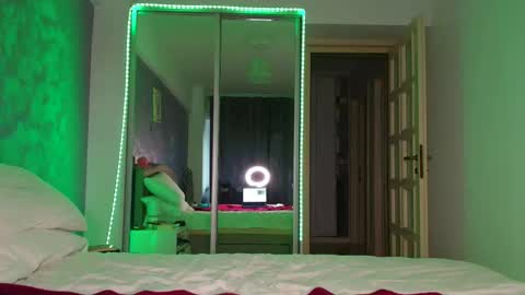 miss_medyson online show from 1, 10, 2025