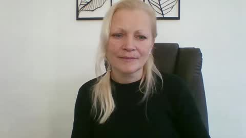 Snapshot of miss_natalix chatting on 25, 10, 2025 miss_natalix online show from 25, 10, 2025
