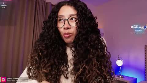 Amy Olivera online show from 10, 10, 2025