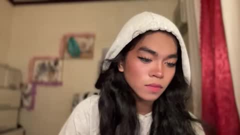 miss_veron_xoxo online show from 3, 12, 2025