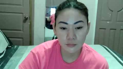 HOT MOMMY ZEPHYR online show from 15, 2, 2026