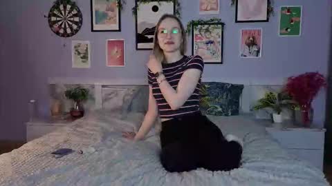 Snapshot of missadelletrix chatting on 13, 11, 2025 missadelletrix online show from 13, 11, 2025