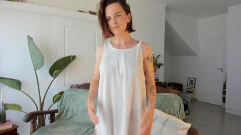 Alexandra Thorn online show from 1, 12, 2025