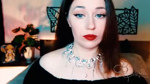 The divine Beverly online show from 1, 3, 2025