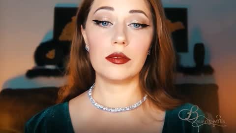 Snapshot of missbeverlymills chatting on 18, 9, 2025 The divine Beverly online show from 18, 9, 2025