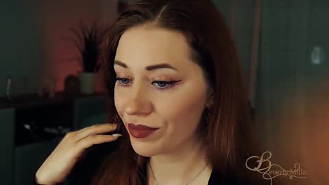 Snapshot of missbeverlymills chatting on 11, 1, 2026 The divine Beverly online show from 11, 1, 2026