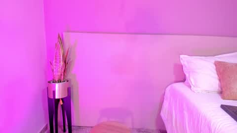 Miss Bombom online show from 21, 9, 2025