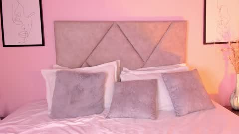 Miss Bombom online show from 22, 9, 2025