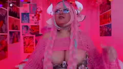 Snapshot of misscurvytop chatting on 26, 10, 2025 Vane online show from 26, 10, 2025
